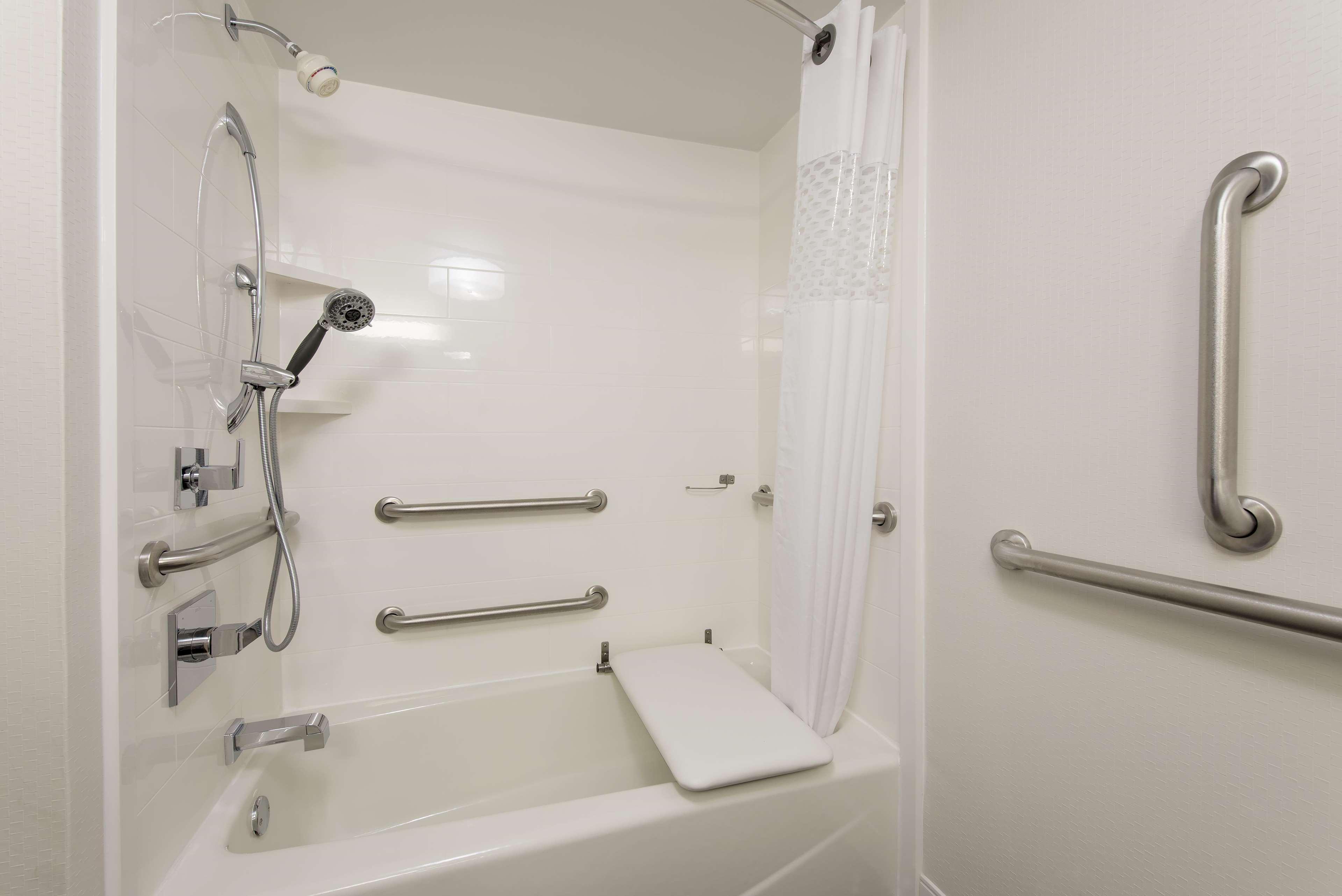 Hampton Inn Сиймор Екстериор снимка