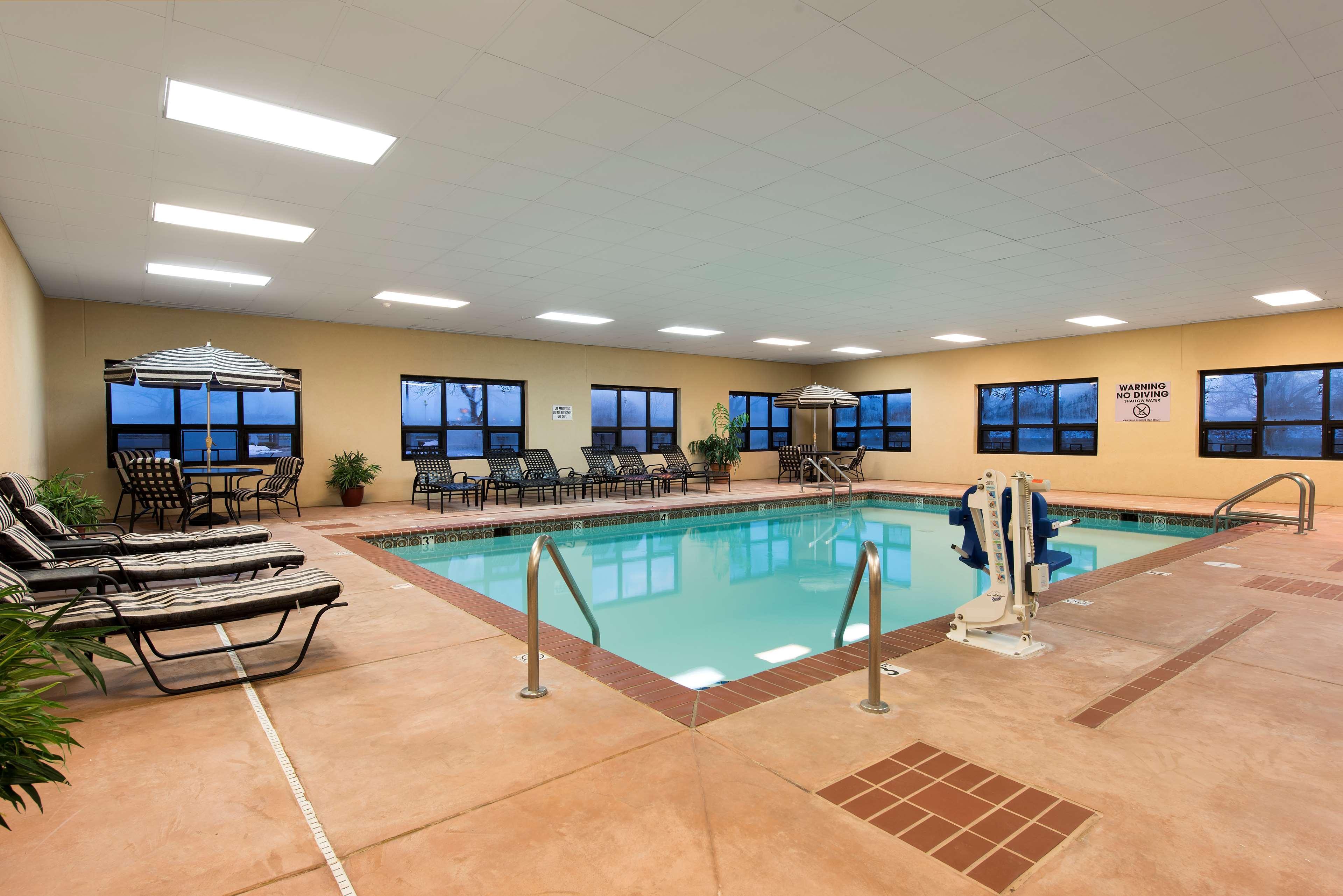 Hampton Inn Сиймор Екстериор снимка