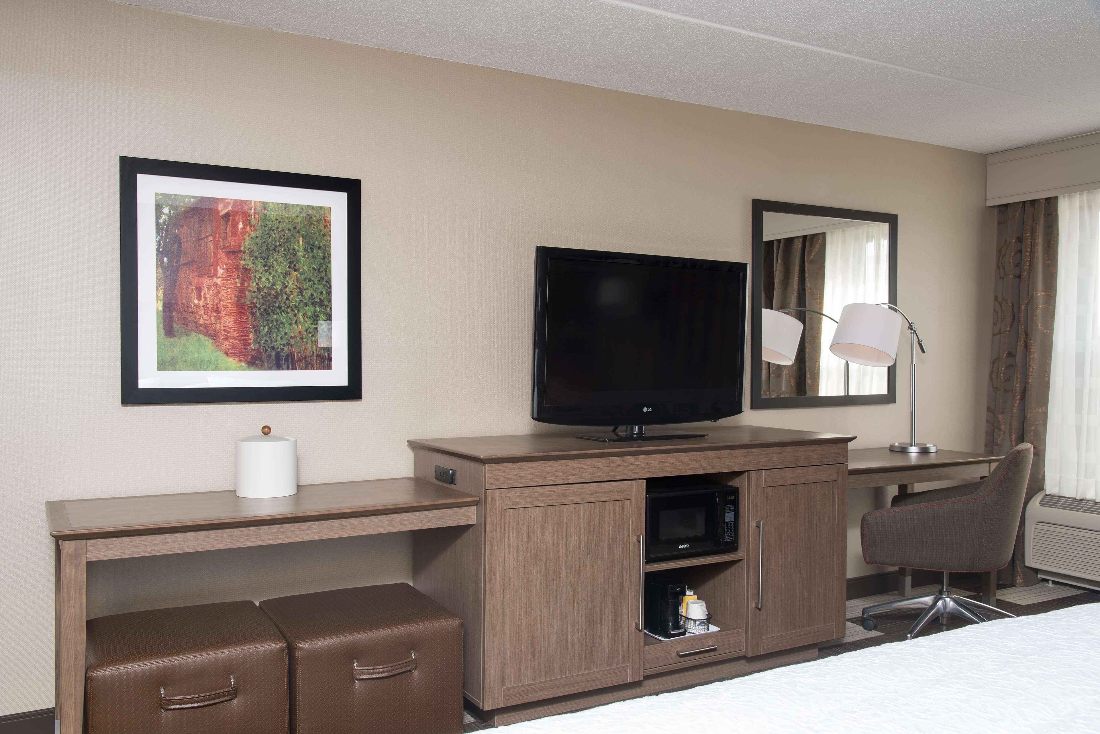 Hampton Inn Сиймор Екстериор снимка