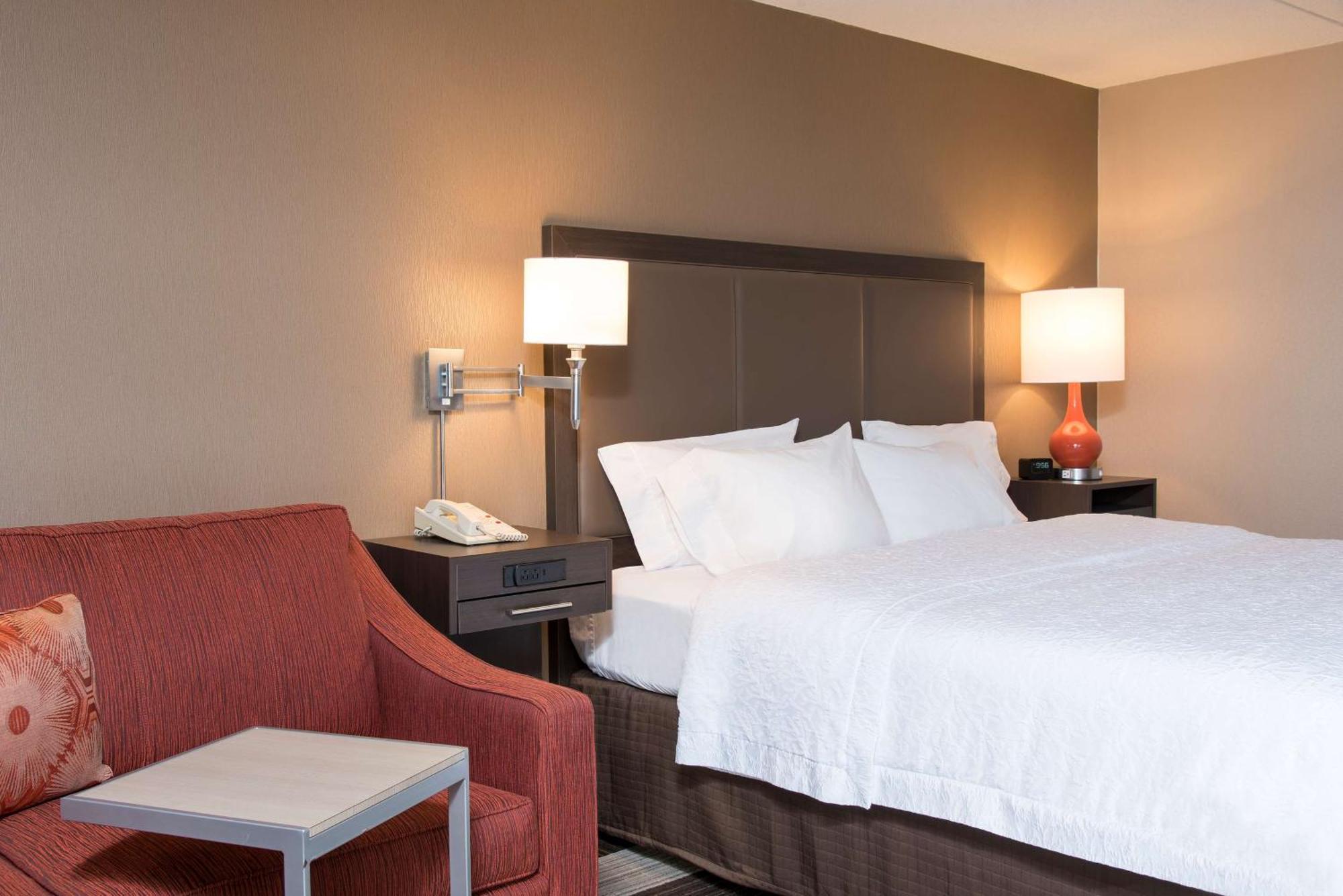 Hampton Inn Сиймор Екстериор снимка