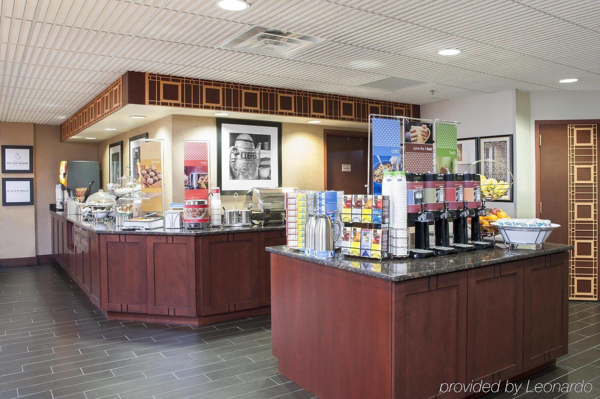 Hampton Inn Сиймор Екстериор снимка